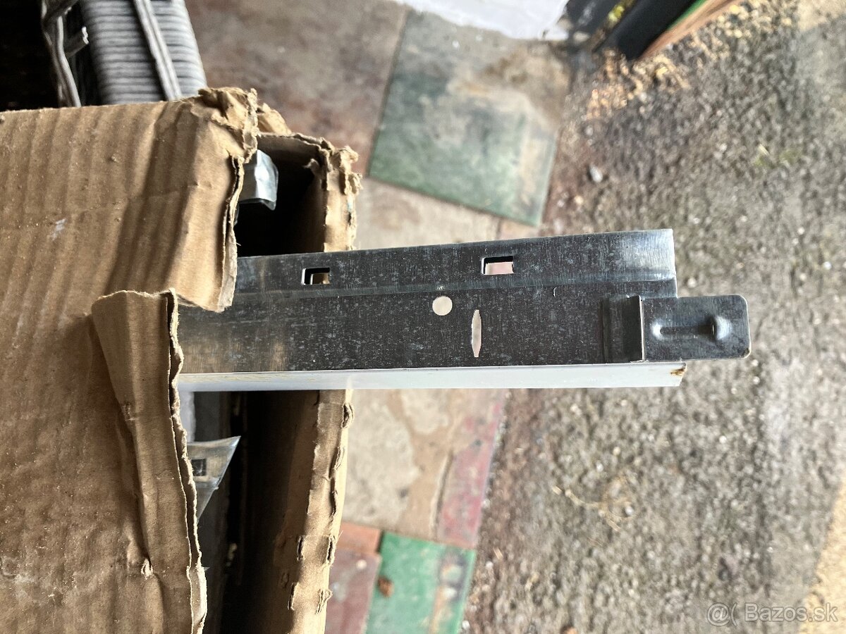 Predám profil na kazetový strop 60cm - 5