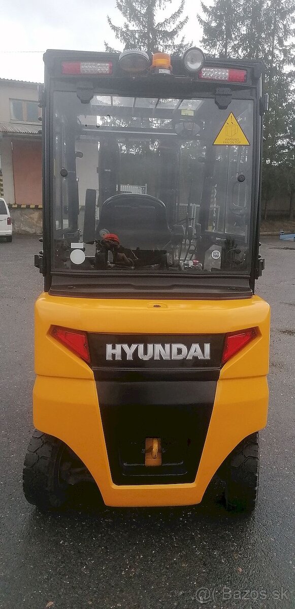 HYUNDAI 30BH-9 AKU triplex, boční posuv - 5