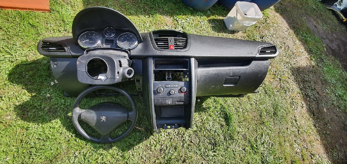 Peugeot 207 SW 2010 - 5