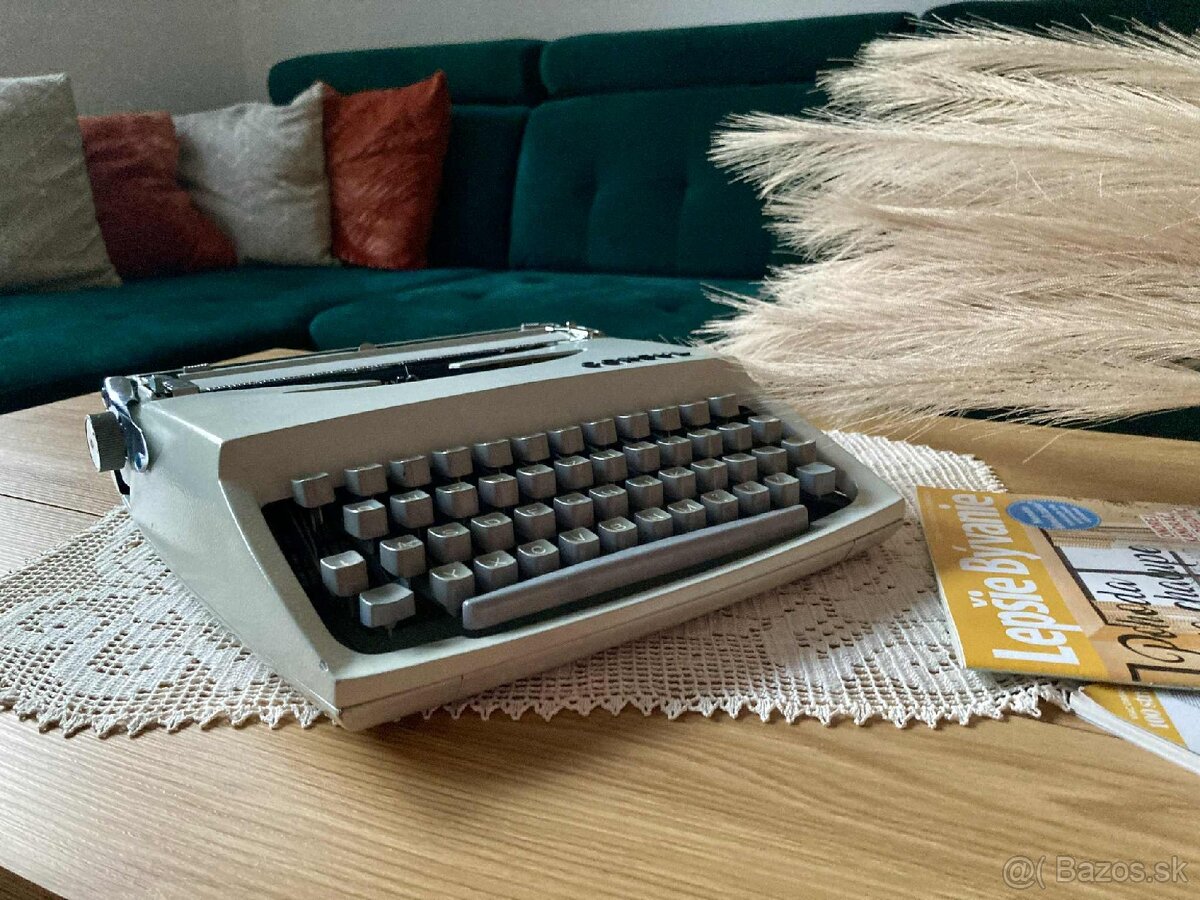 Kufrikový písací stroj Consul 231.3 - 5