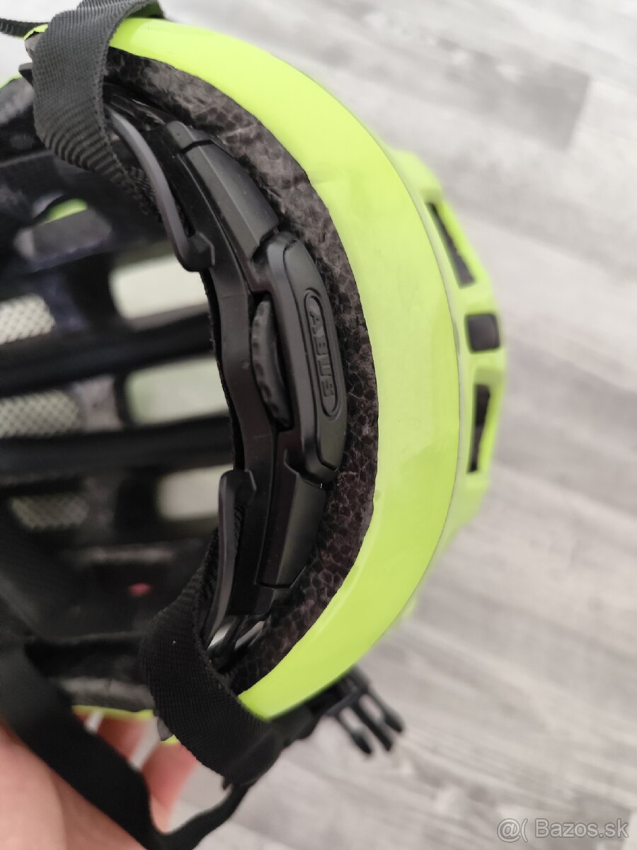 Svietiaca cyklistická prilba - 5