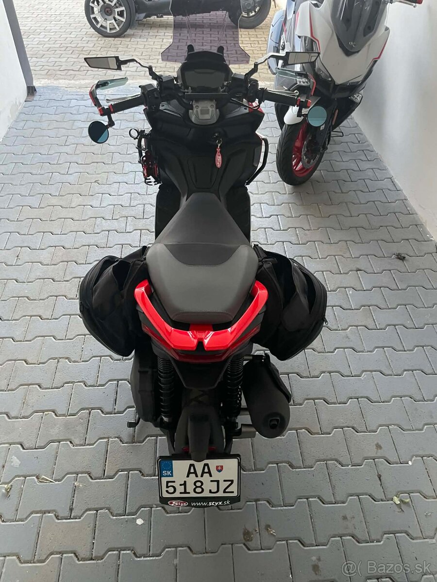 Aprilia SR GT 125 - 5