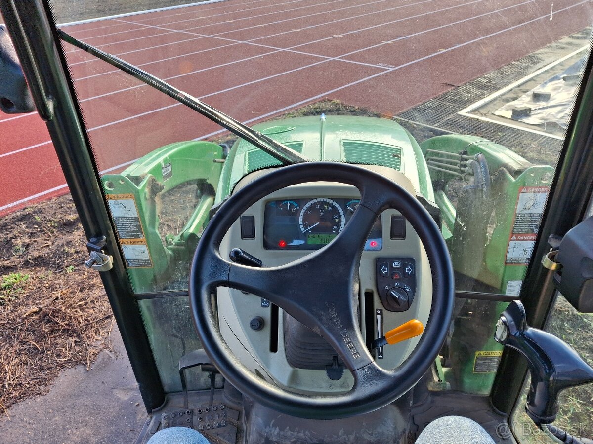 John Deere 3045R - 5