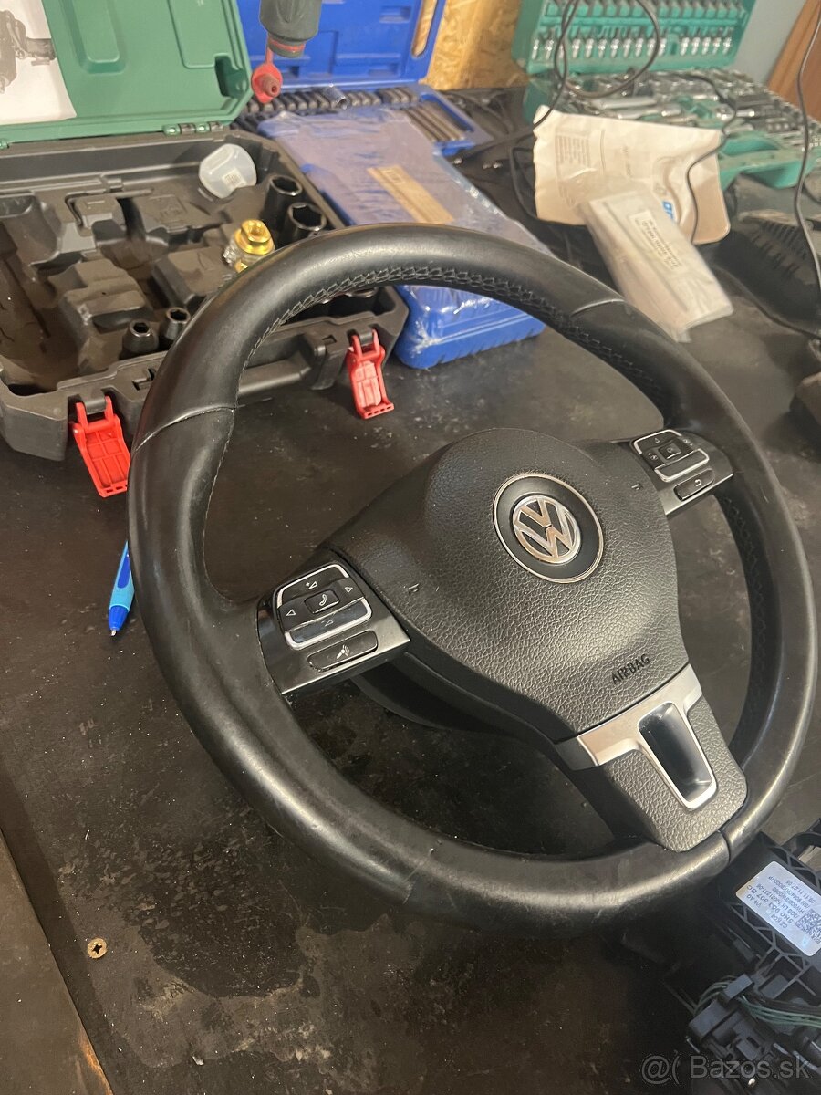 Predám multifunkčný volant do VW Golf 6 - 5