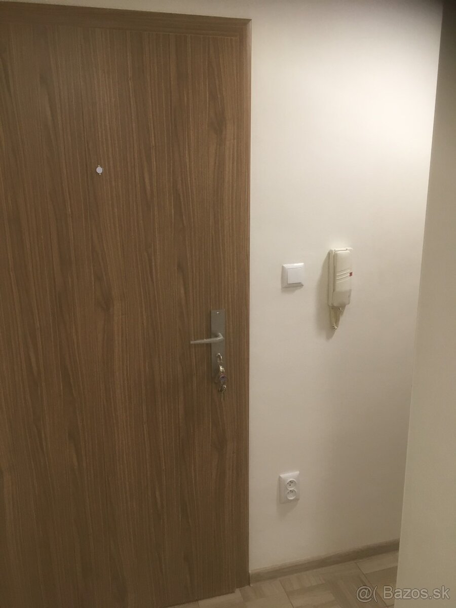 🏠 65M2 BYT HANDLOVÁ TOP LOKALITA - 5