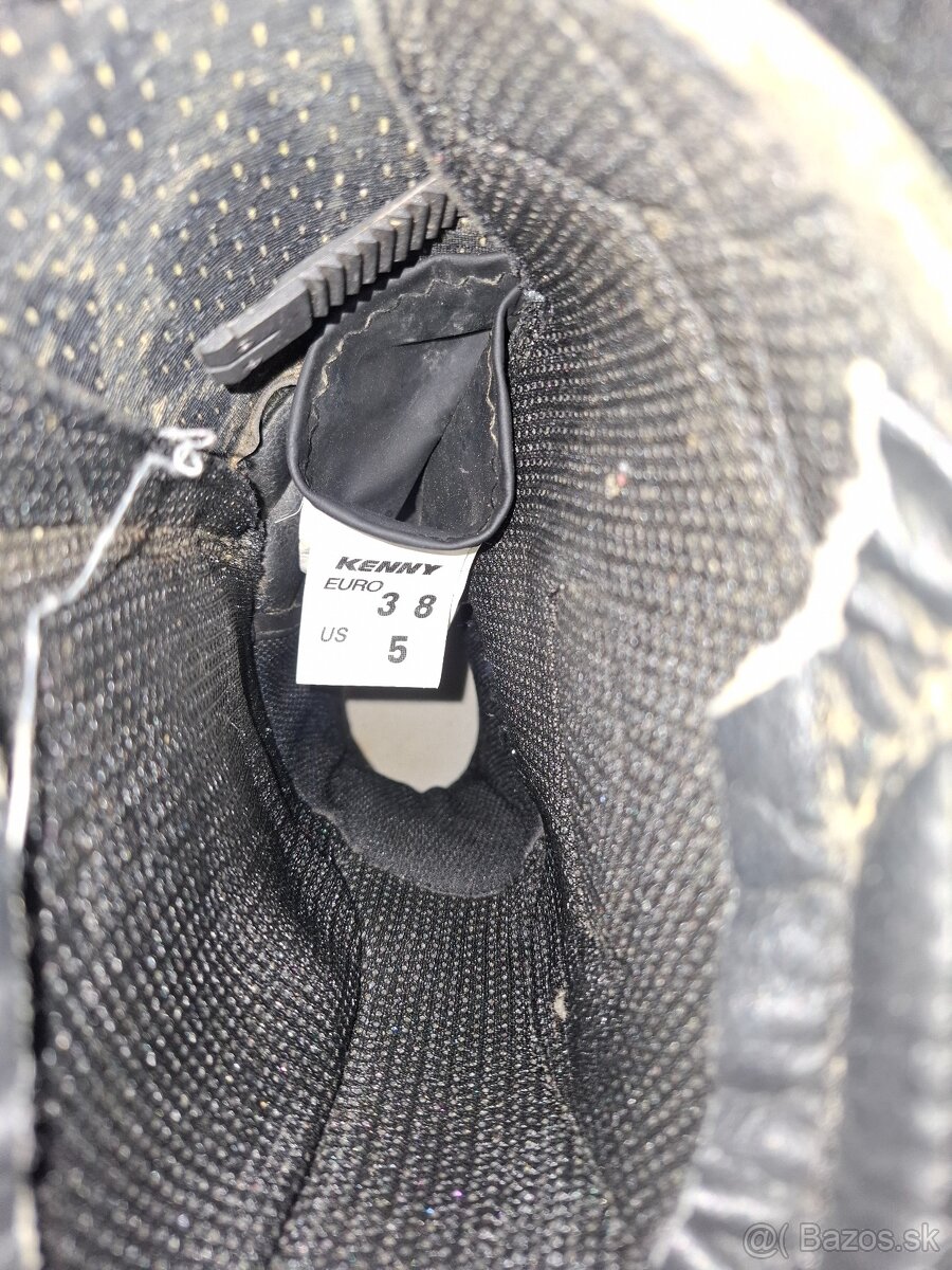 Detská prilba a čižmy - 5