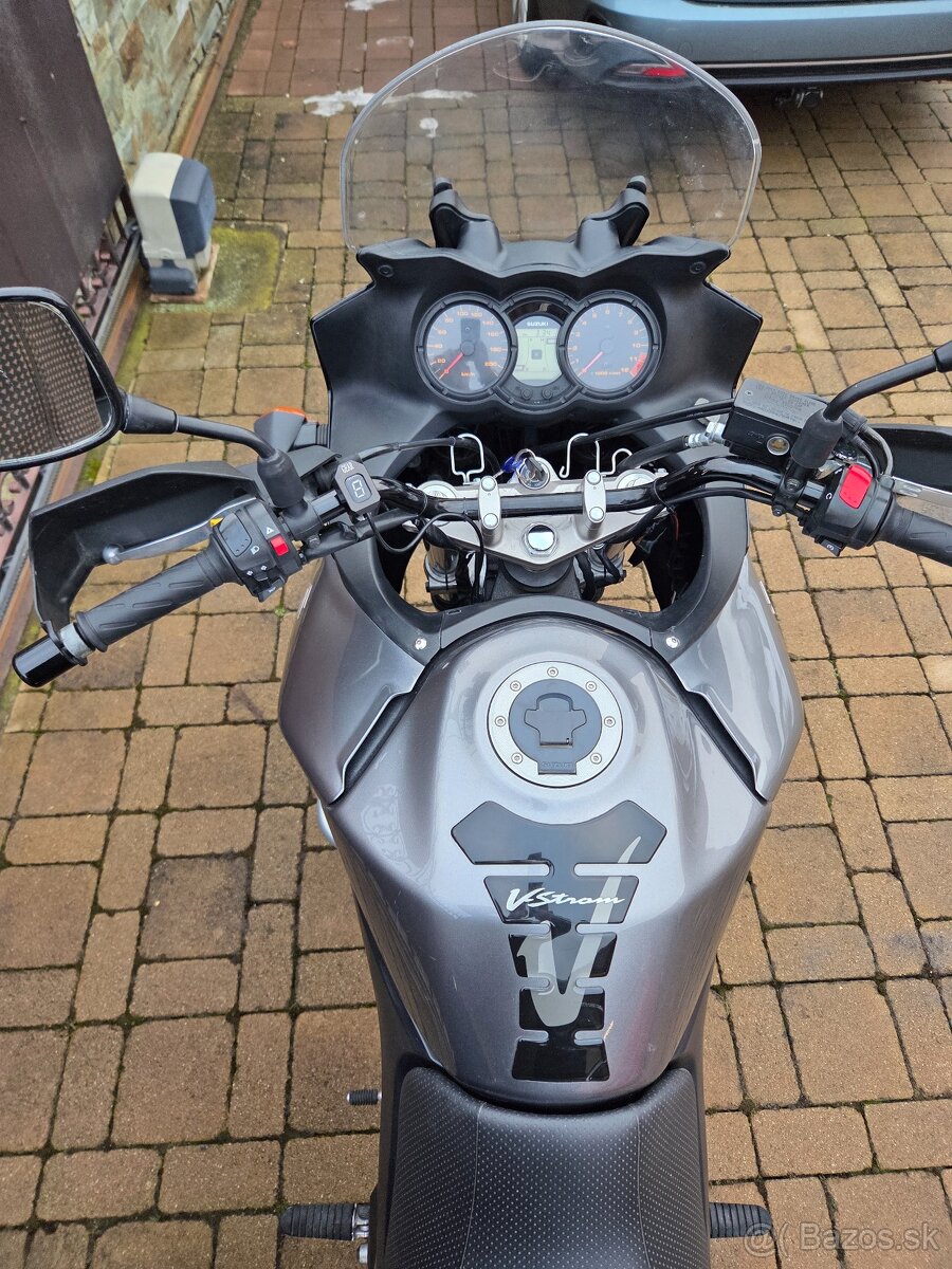 Suzuki V-Strom DL650 - 5