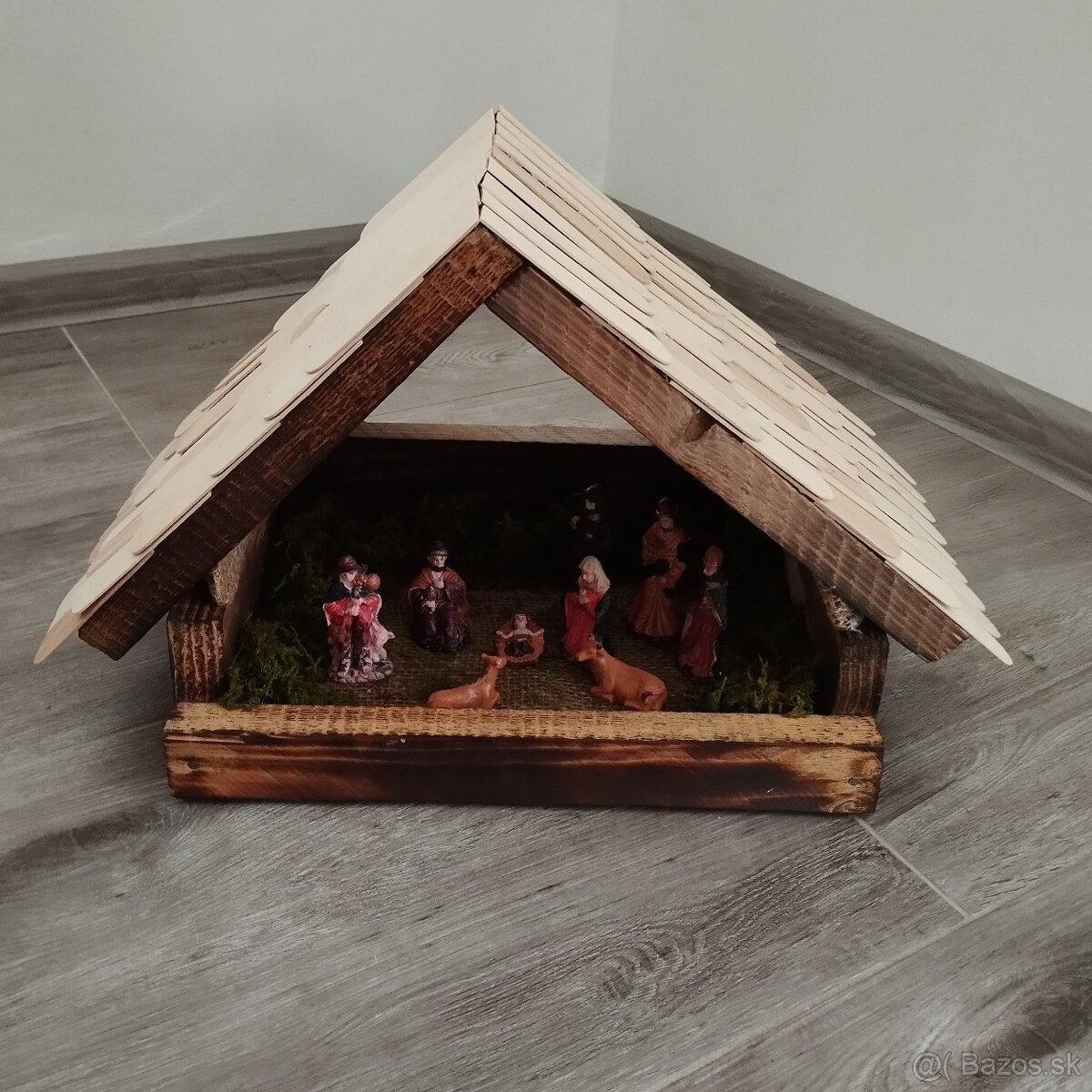 Drevený ručne robený vianočný betlehem - 5