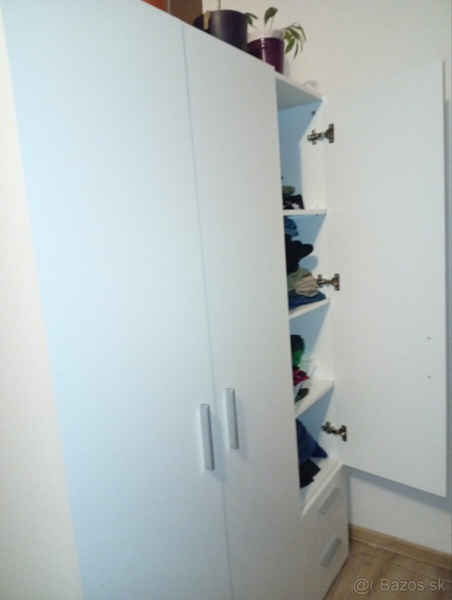 Predám skriňu šatníková -Biela - 5