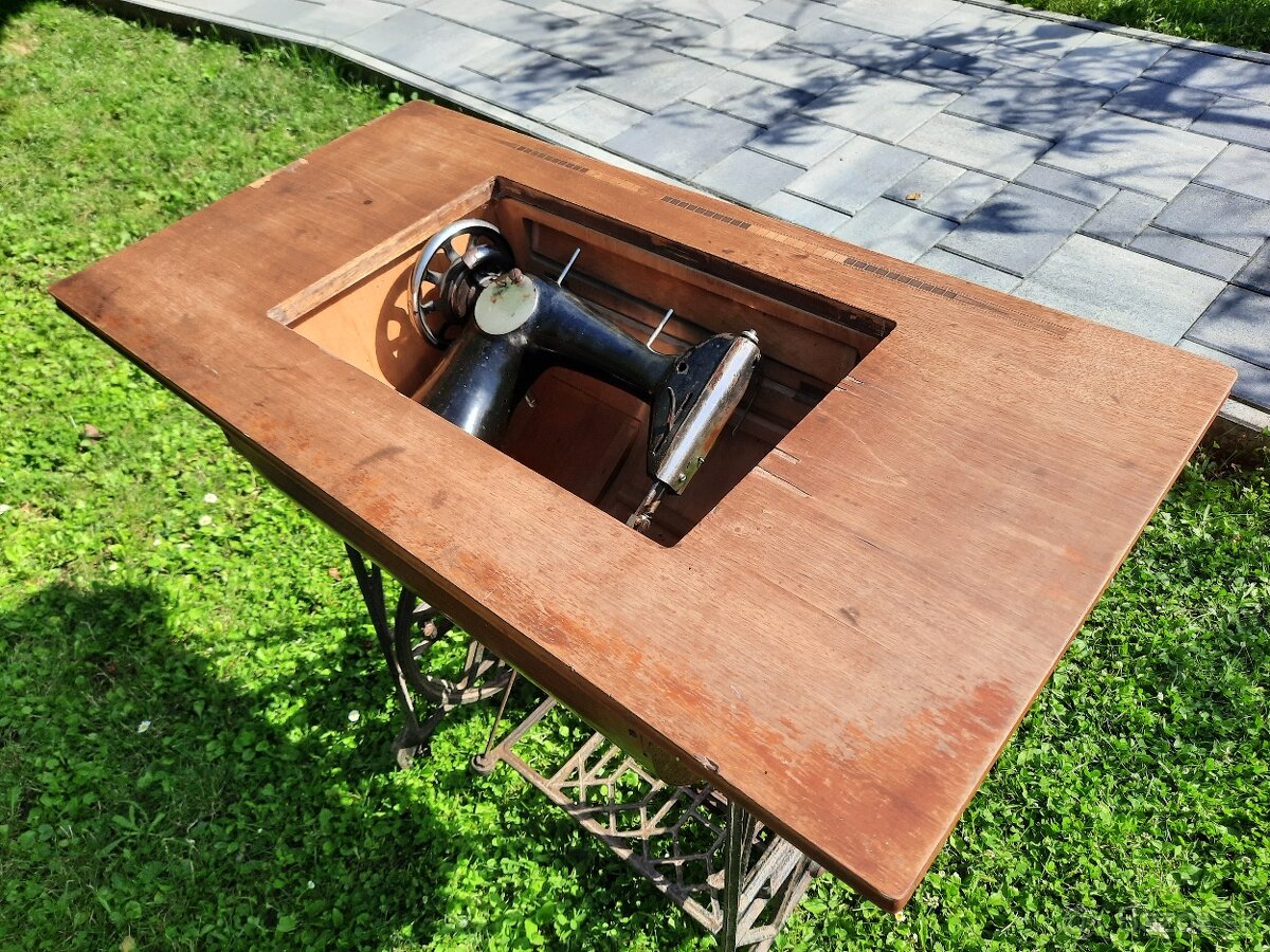 Starožitný šijací stroj - 5