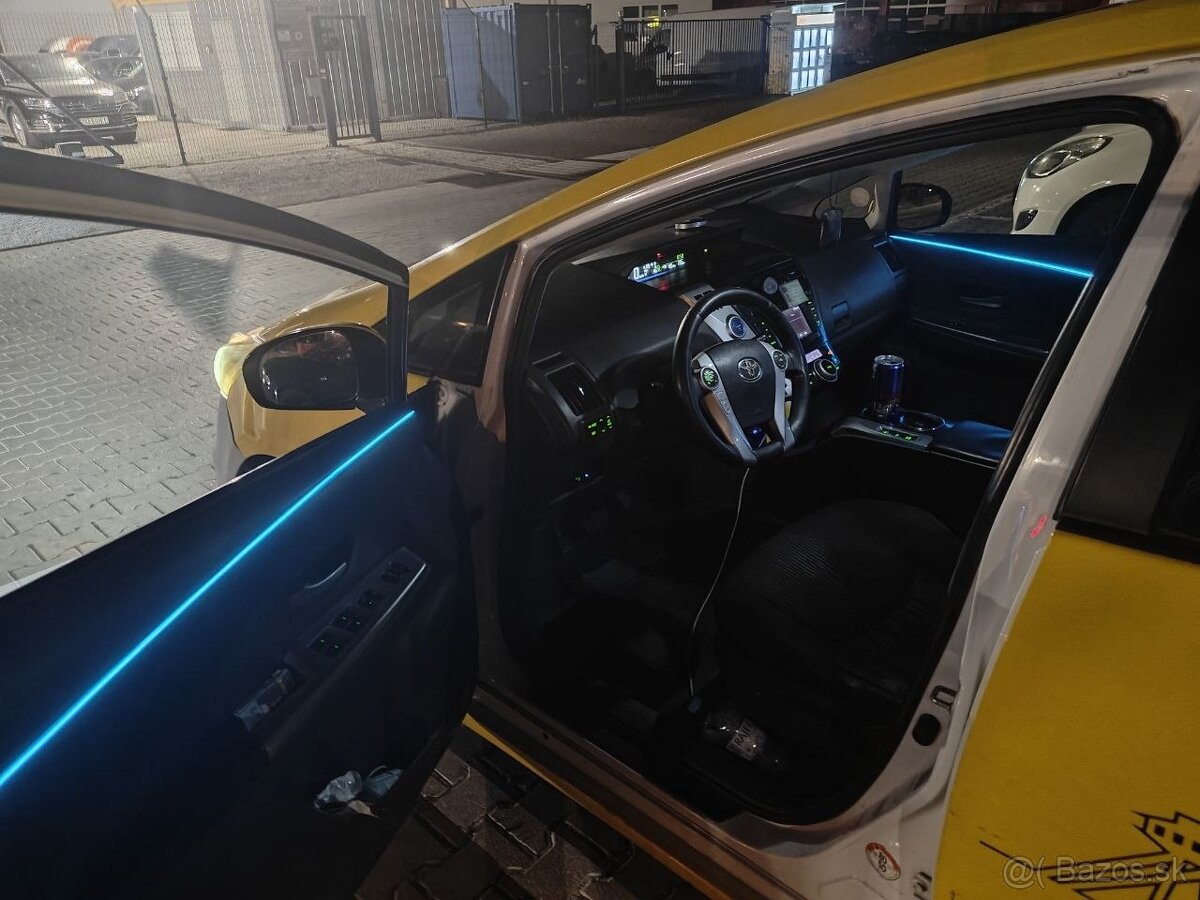 Toyota Prius Plus - 5