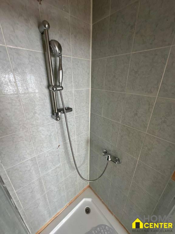 PREDAJ : garsónka, Dunajské nábrežie, Komárno - 5