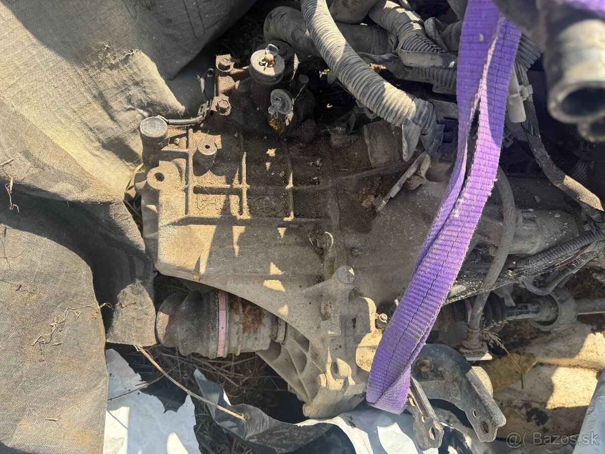 motor toyota yaris - 5