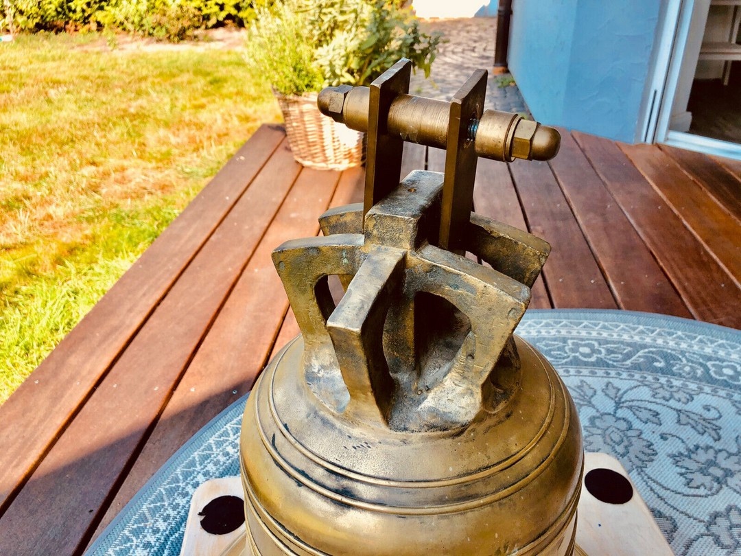 Zvon z 2. svetovej vojny – britská lietadlová loď HMS - 5