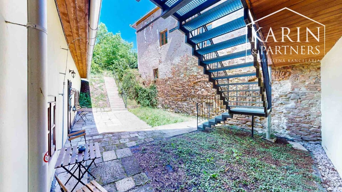Mezonetový byt s terasou a záhradou v historickom centre - 5