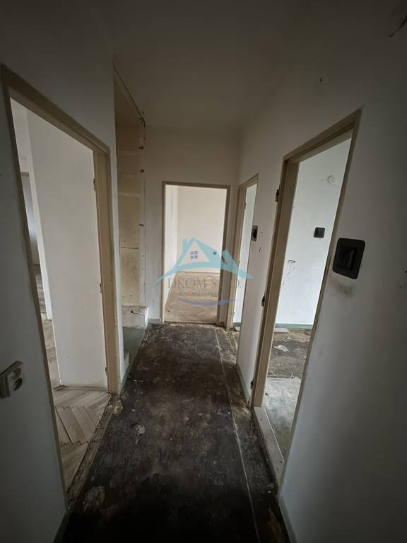 Na predaj 3-izbový byt na rekonštrukciu - 5
