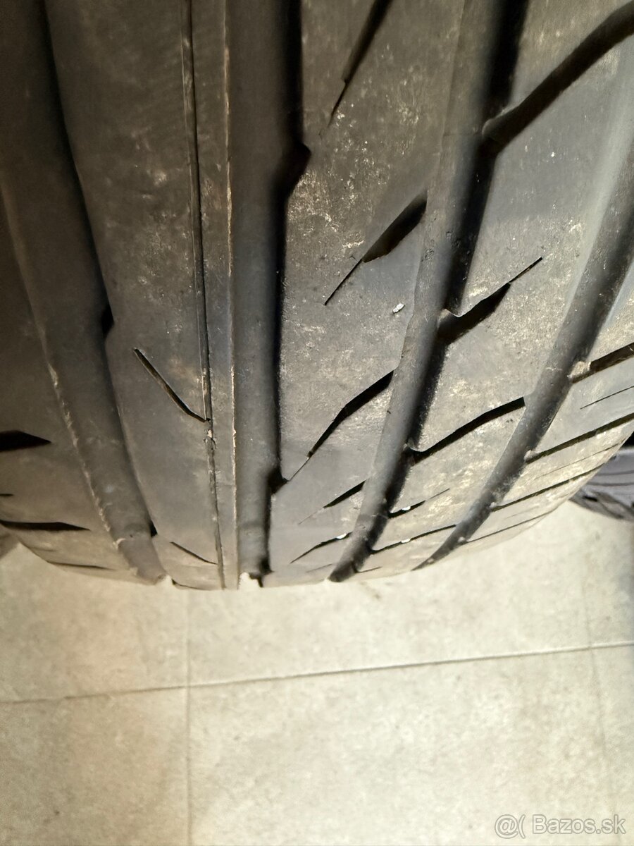 Predám pneu Matador 205/65R15 - 5