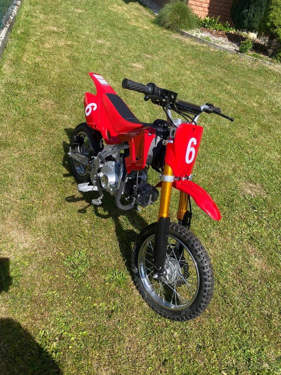 Pit bike