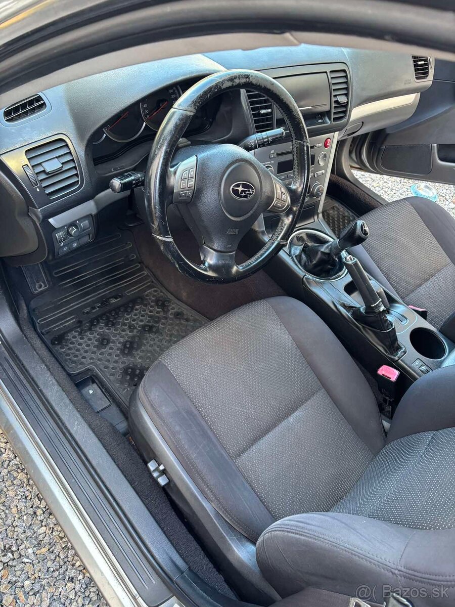 SUBARU LEGACY 2,0i, kombi black limited - 5