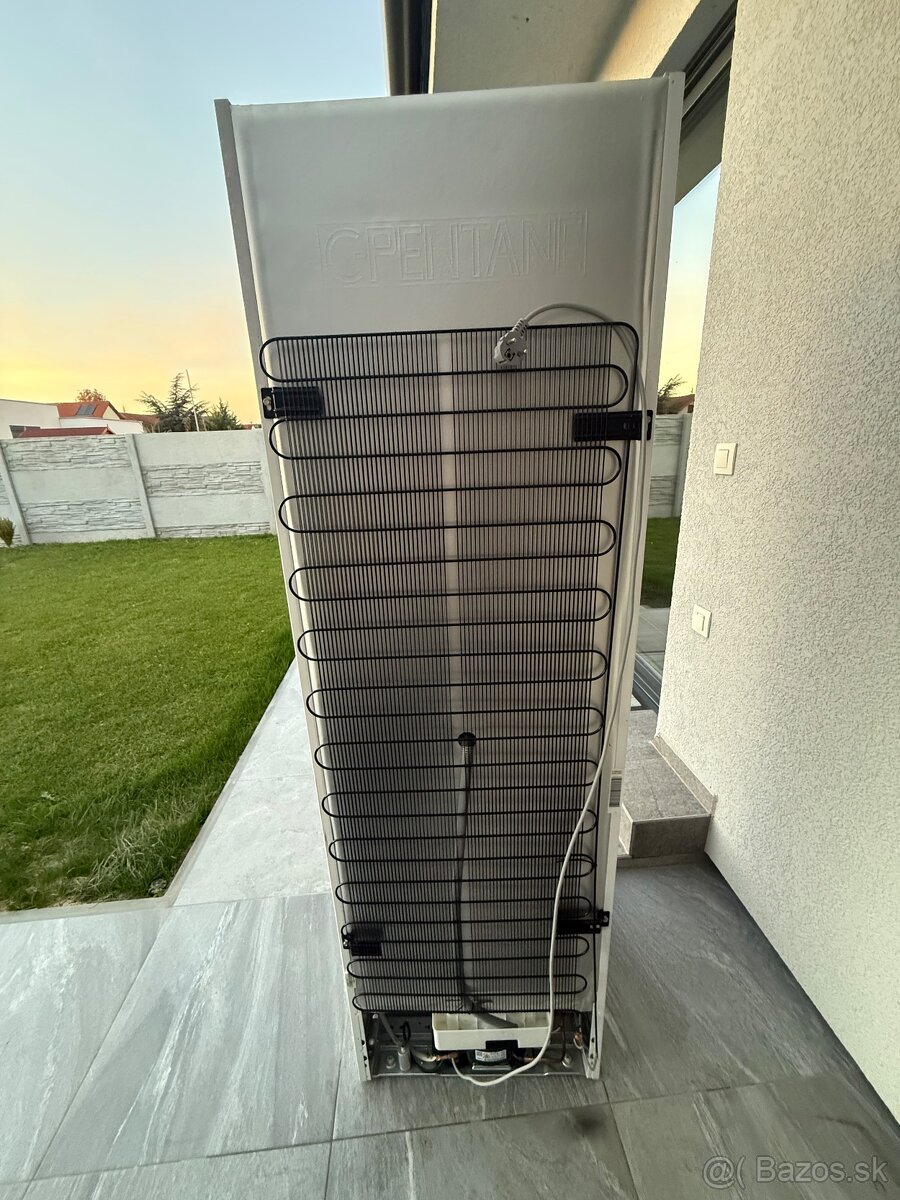 Vstavana chladnicka beko - 5