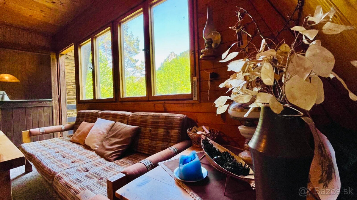 Chata s panoramatickým výhľadom na Súľovské skaly. - 5
