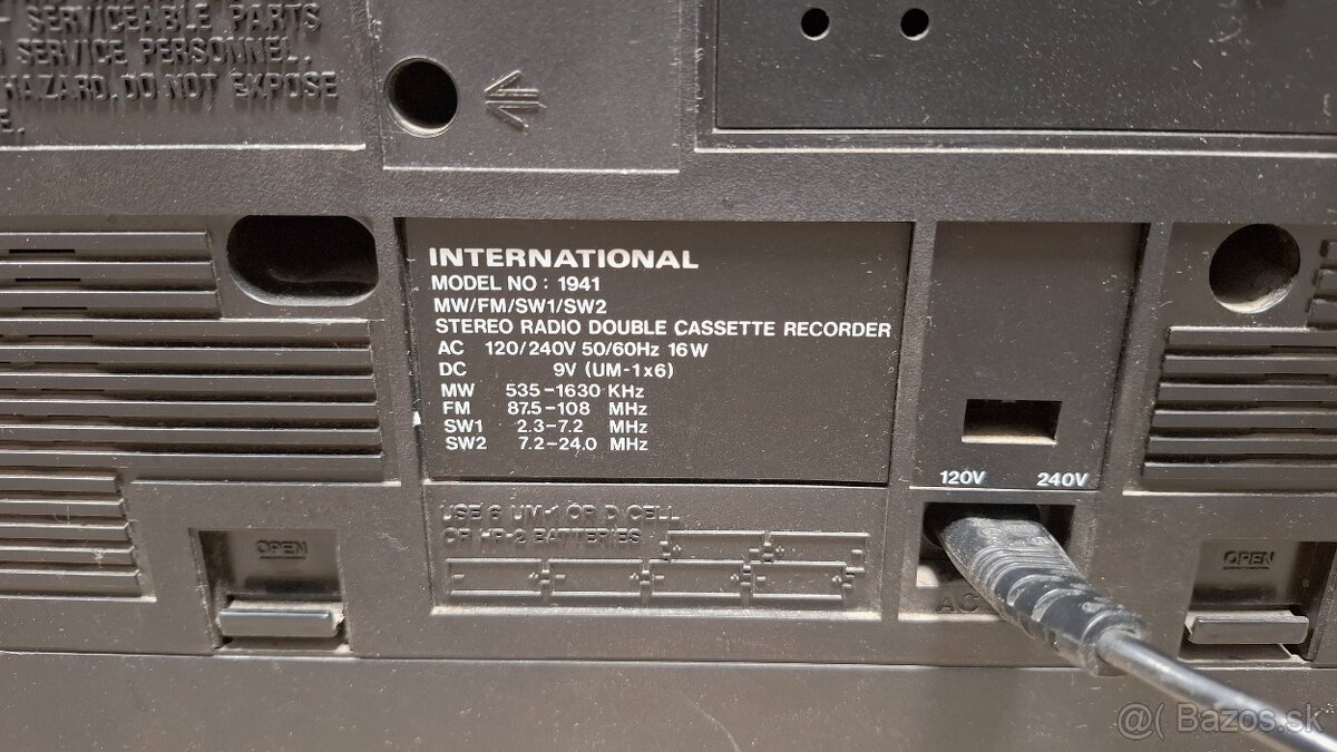 Retro rádiomagnetofón International 1941 - 5