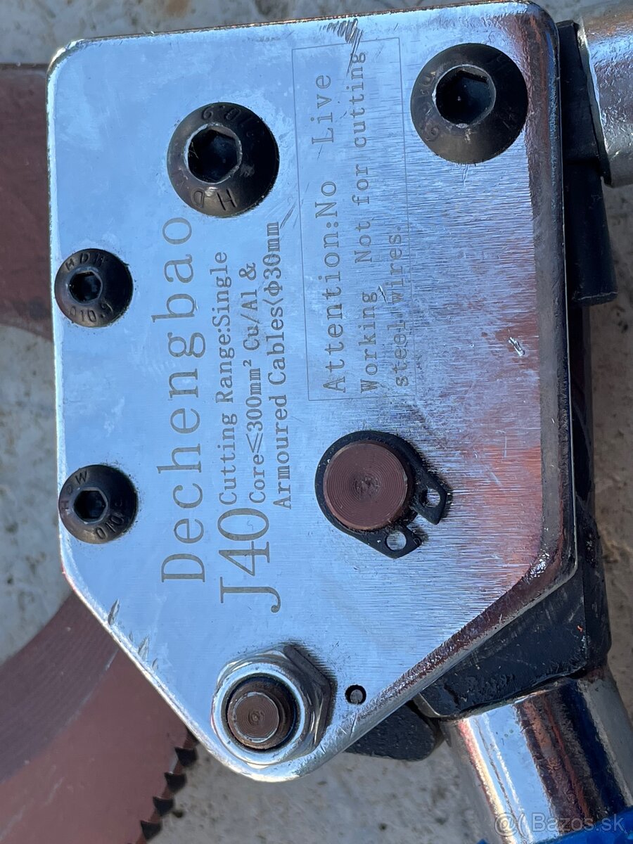 Predám nové nožnice na káble Dechengbo J40 - 5