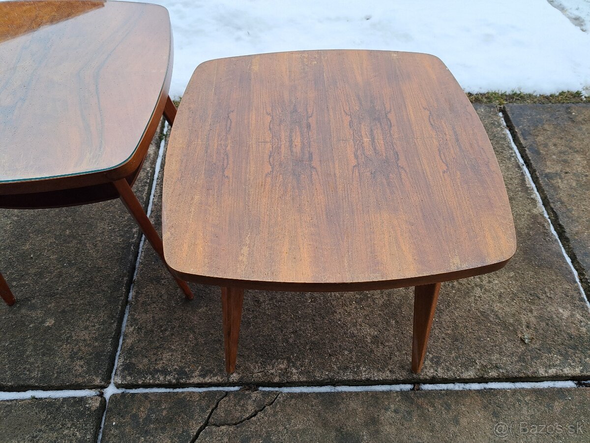 Staré stolíky a kreslo - 5