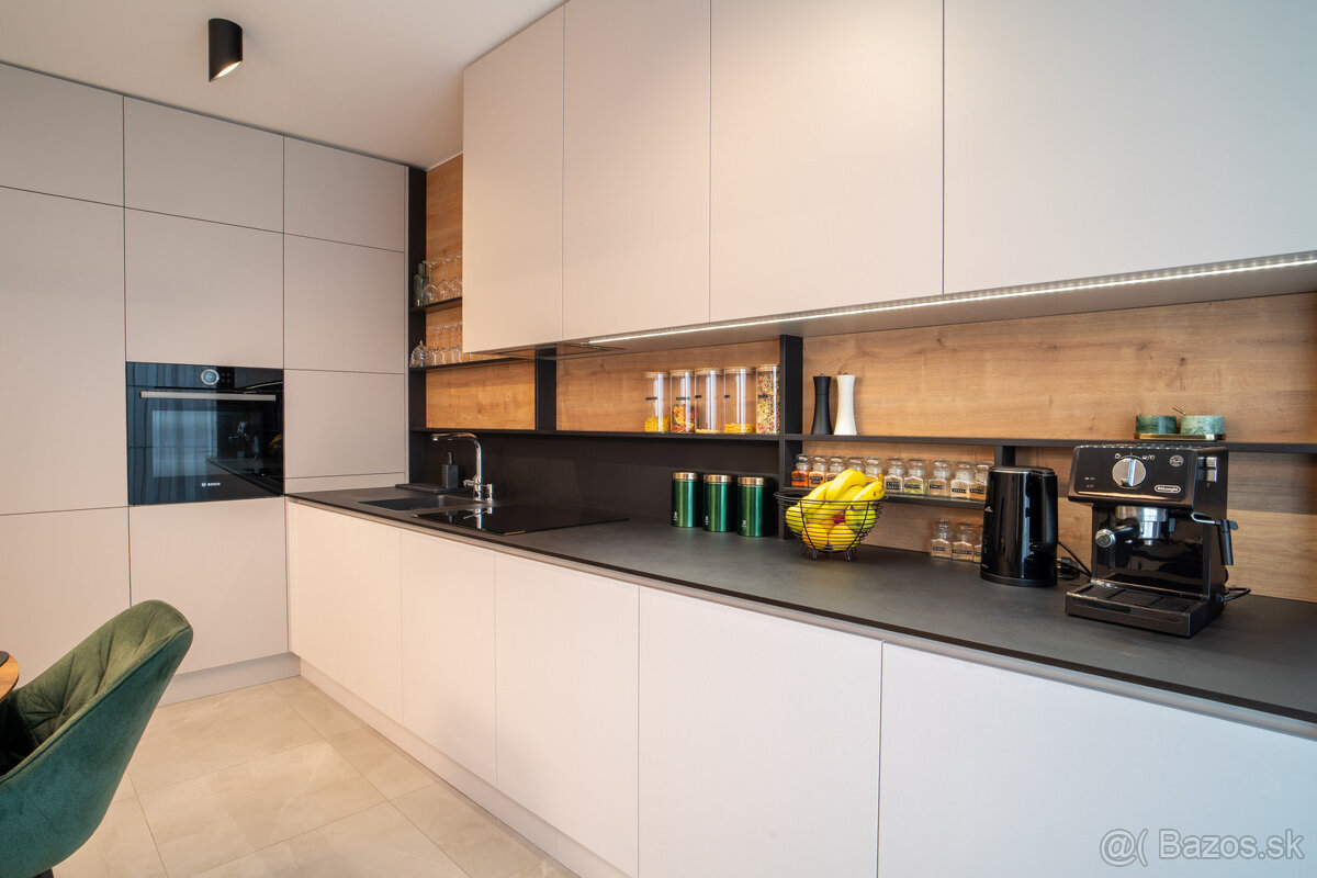 Na predaj štýlový 3-izbový mezonet v historickom centre Trna - 5