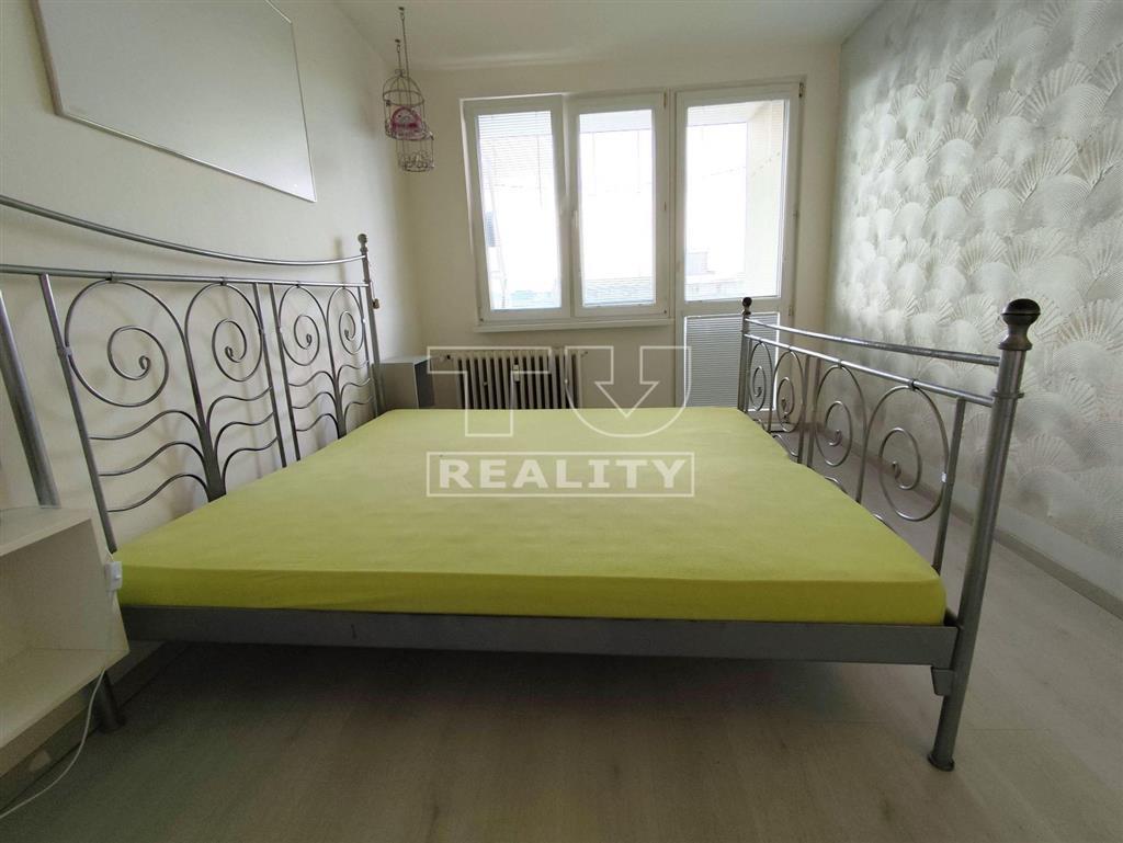 Predaj priestranného slnečného bytu s lodžiou aj... - 5