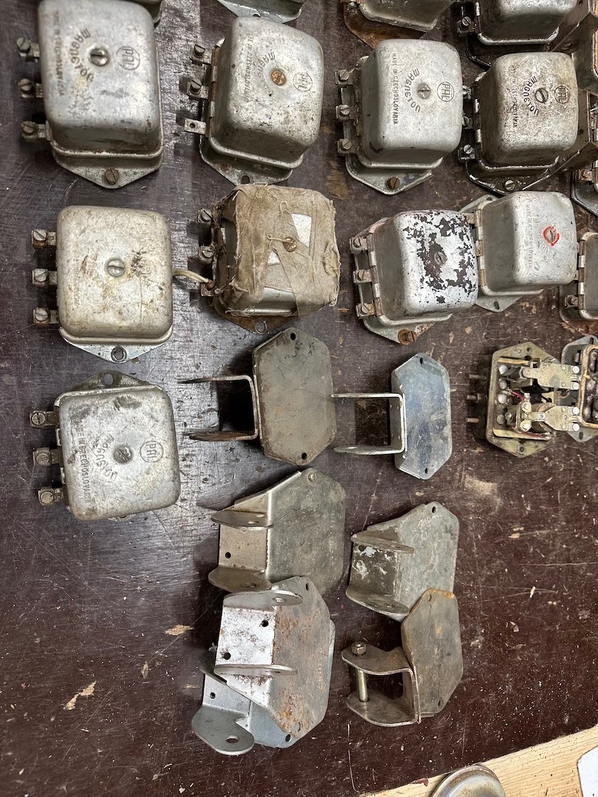 Predám skrinkový regulátor napatia JAWA ČZ 175 250 350 - 5