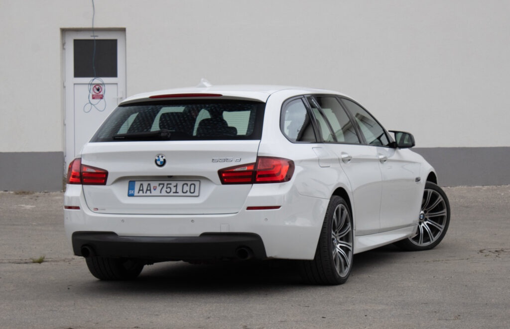 BMW 535d Touring z roku 2012 - 5