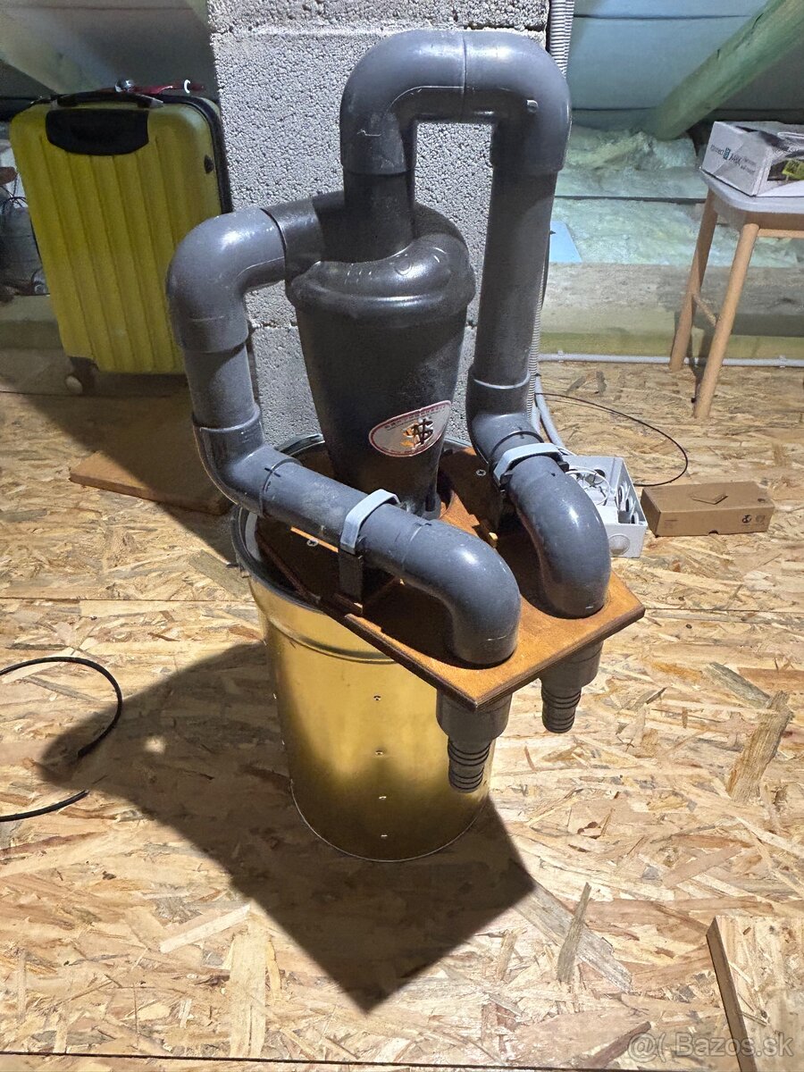 Cyklónový separátor pilín - 5