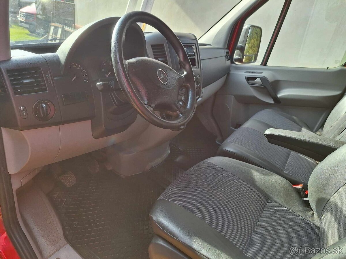 Mercedes Benz Sprinter - 5