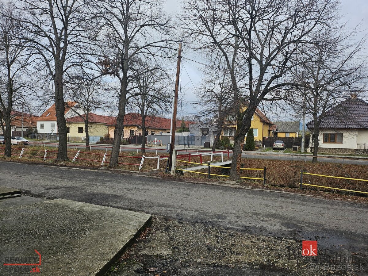 Ponúkame na predaj polyfunkčný objekt v oblízkosti miest Lev - 5