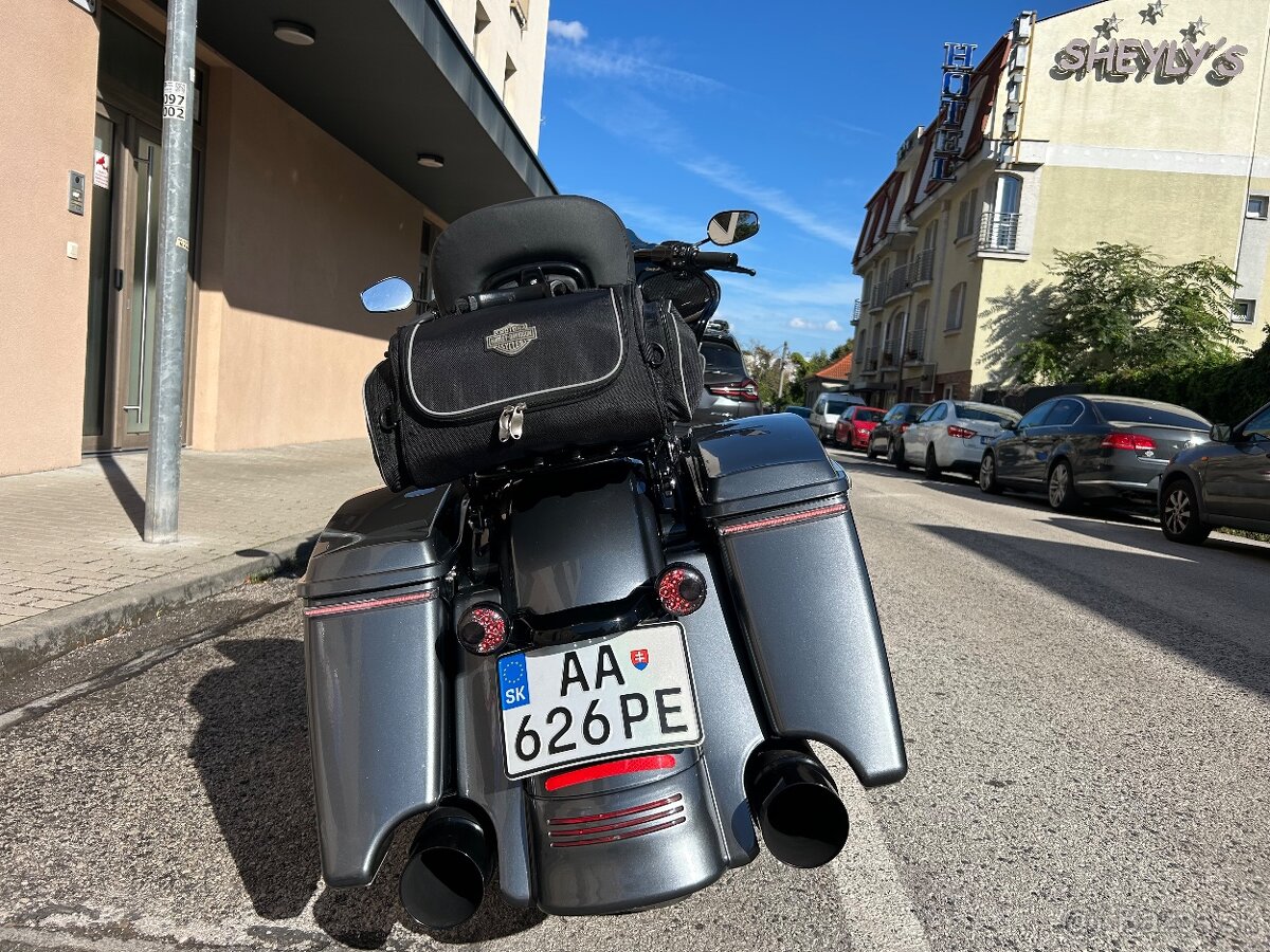 Harley Davidson Road Glide - 5