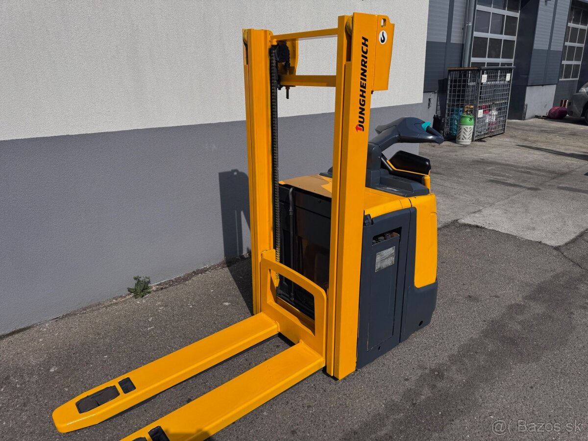 Vysokozdvižný vozík Jung přízdvi AKU na dvě palety - 5