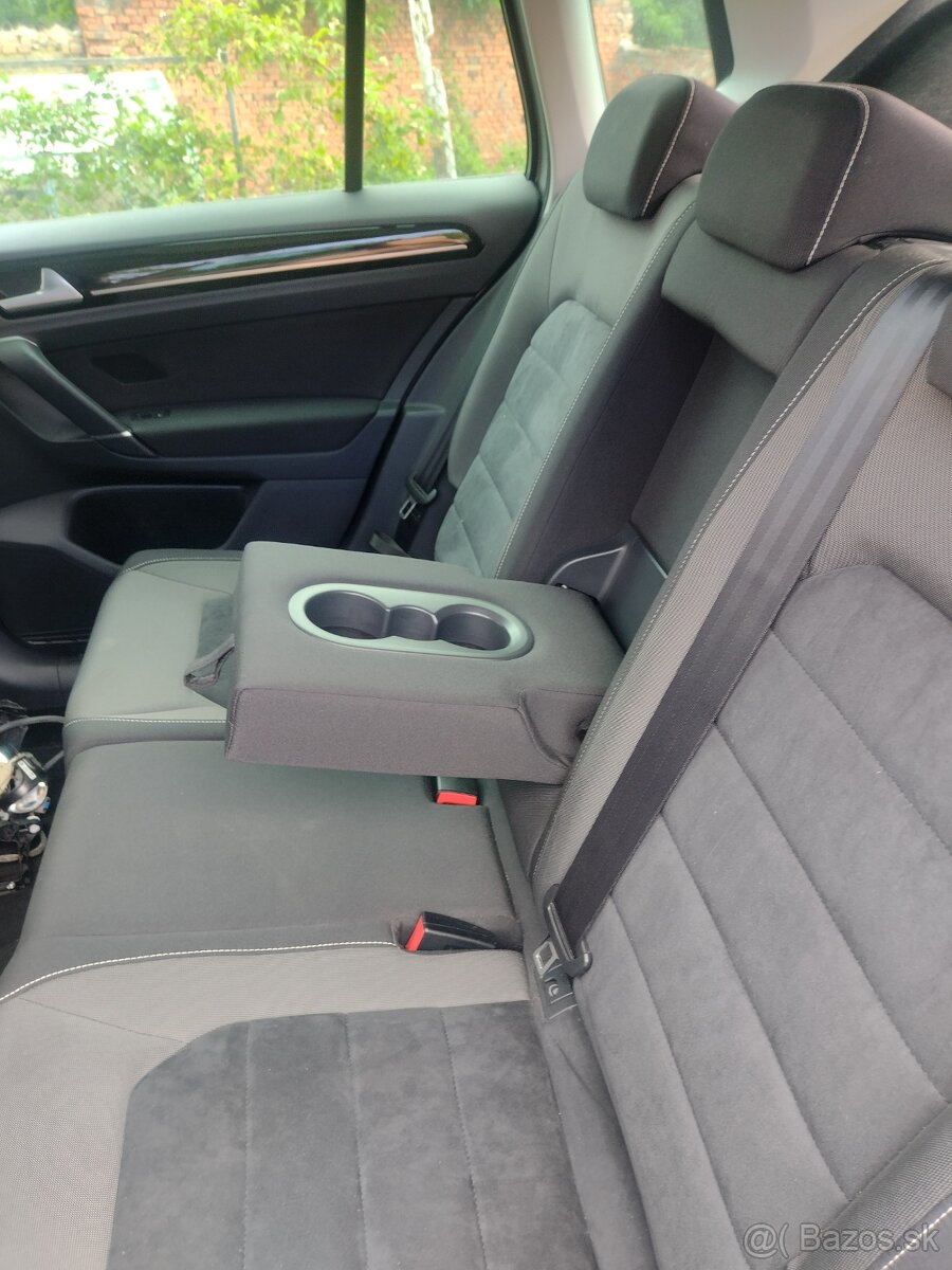 VW Golf sportsvan - 5