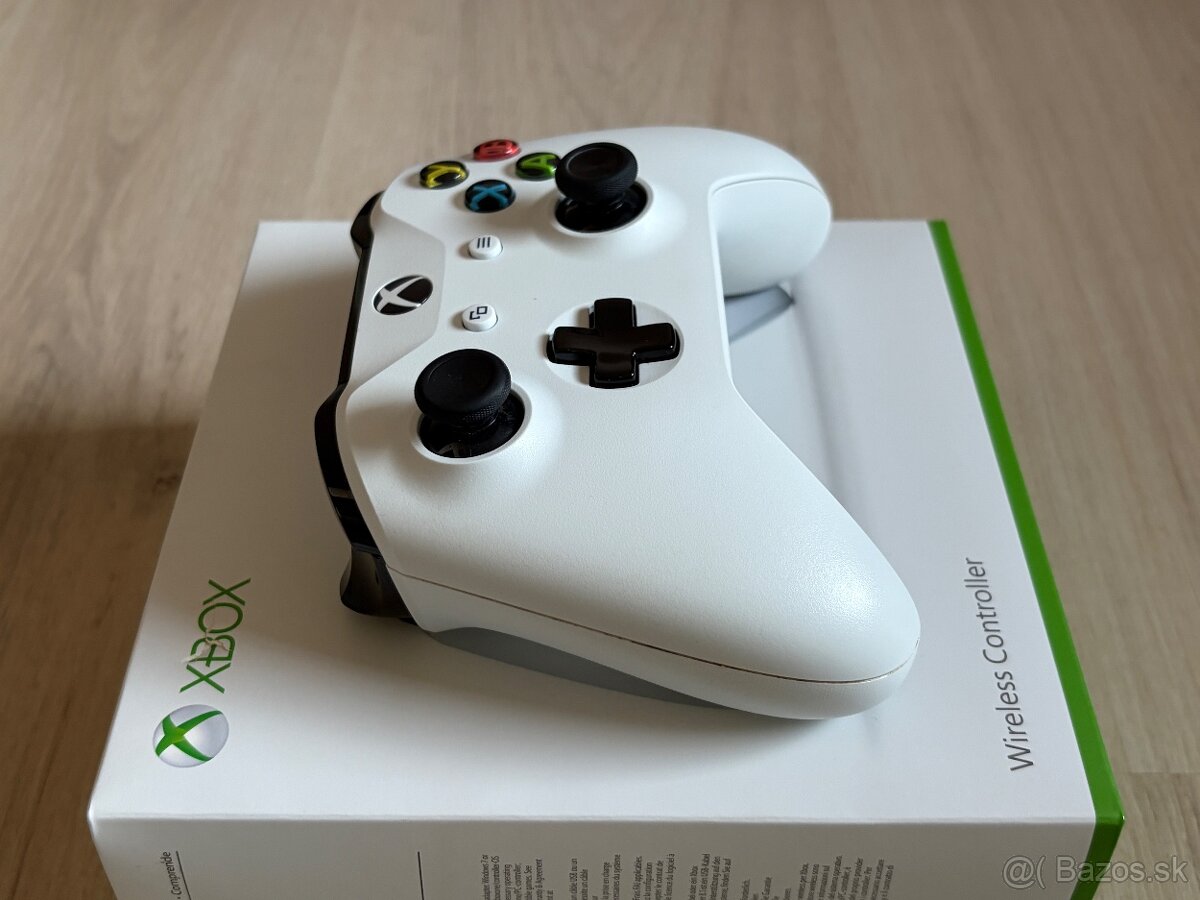 Predám originálny Xbox One S Wireless Controller - 5