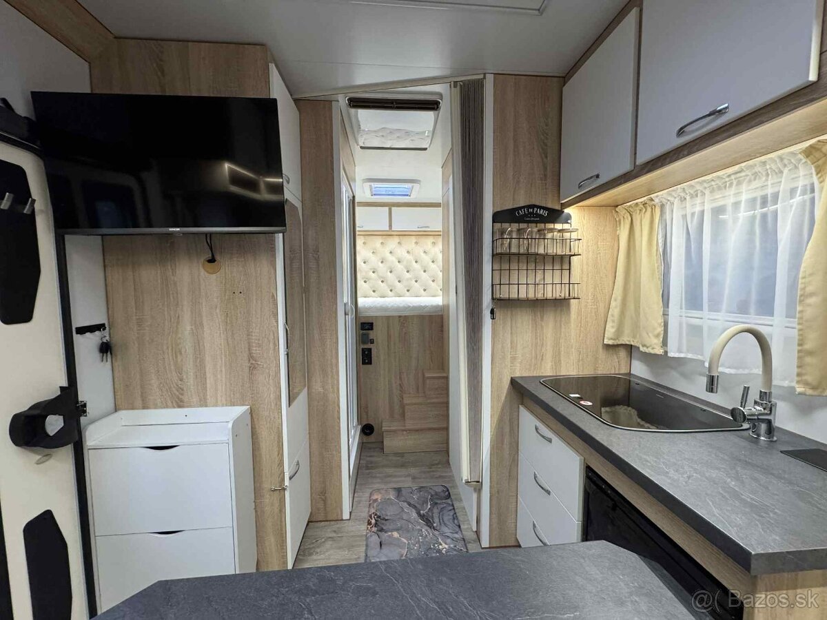 Obytný automobil Iveco - 5