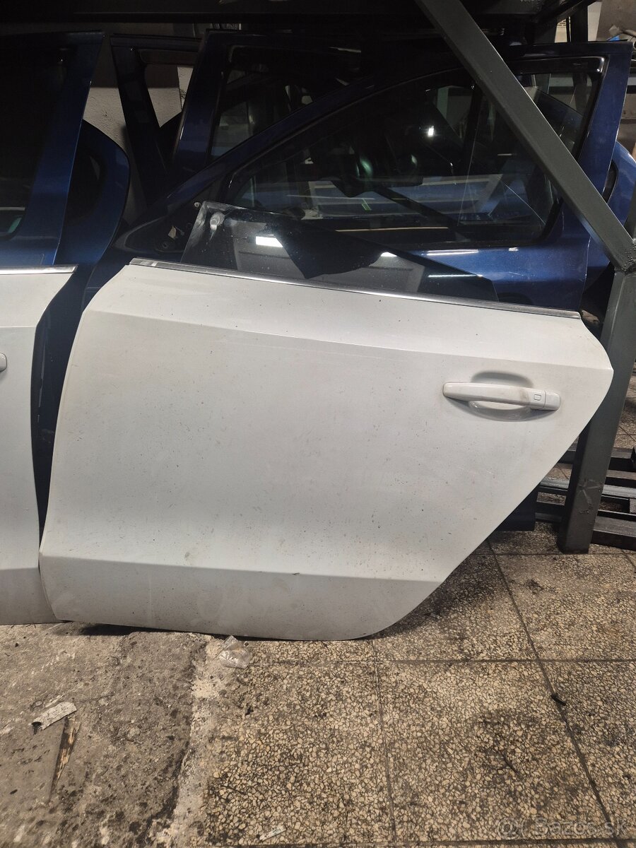 Predám ľavé dvere na Audi a4 b8.5 facelift - 5