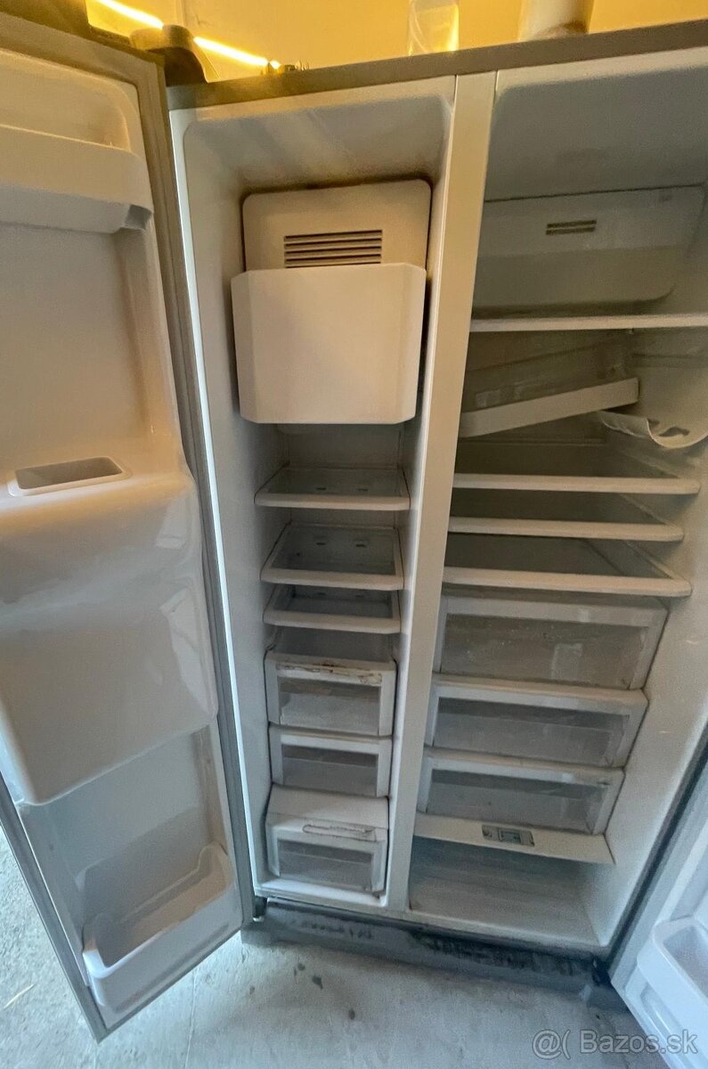 Americká chladnička Samsung Side-by-Side s dávkovačom - 5