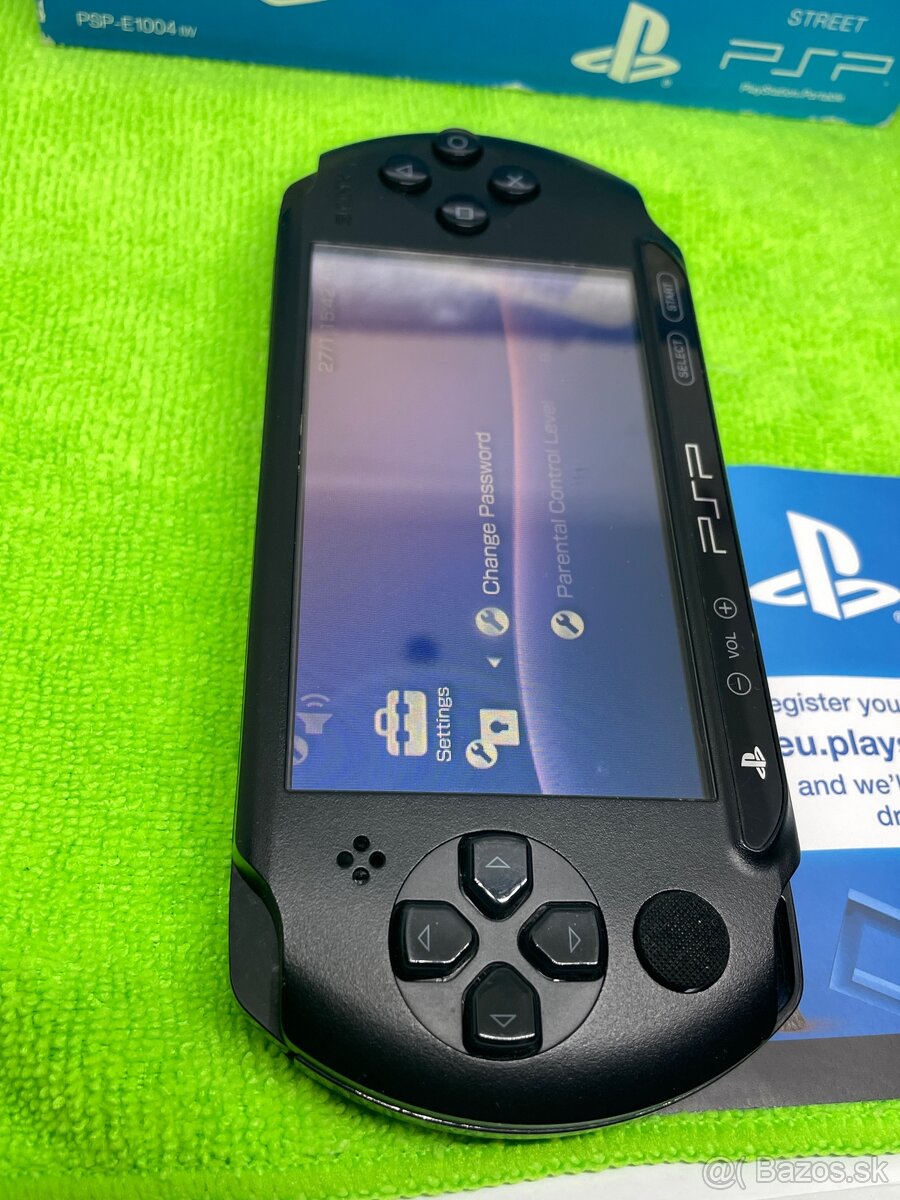 Sony PSP-E1004 Street +box biely - 5