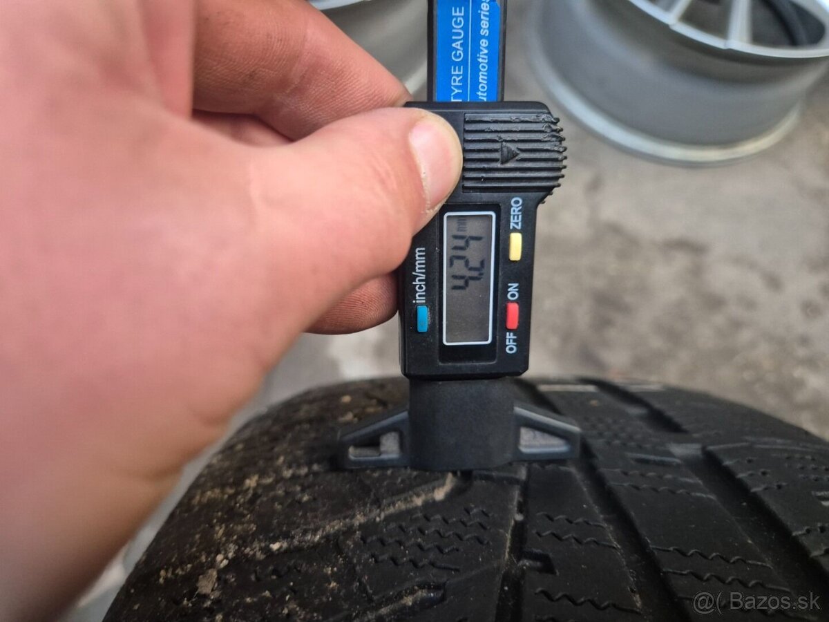 235/60 r18 zimné 4 ks HANKOOK dezén 4,5 - 4,2 mm DOT2019 - 5