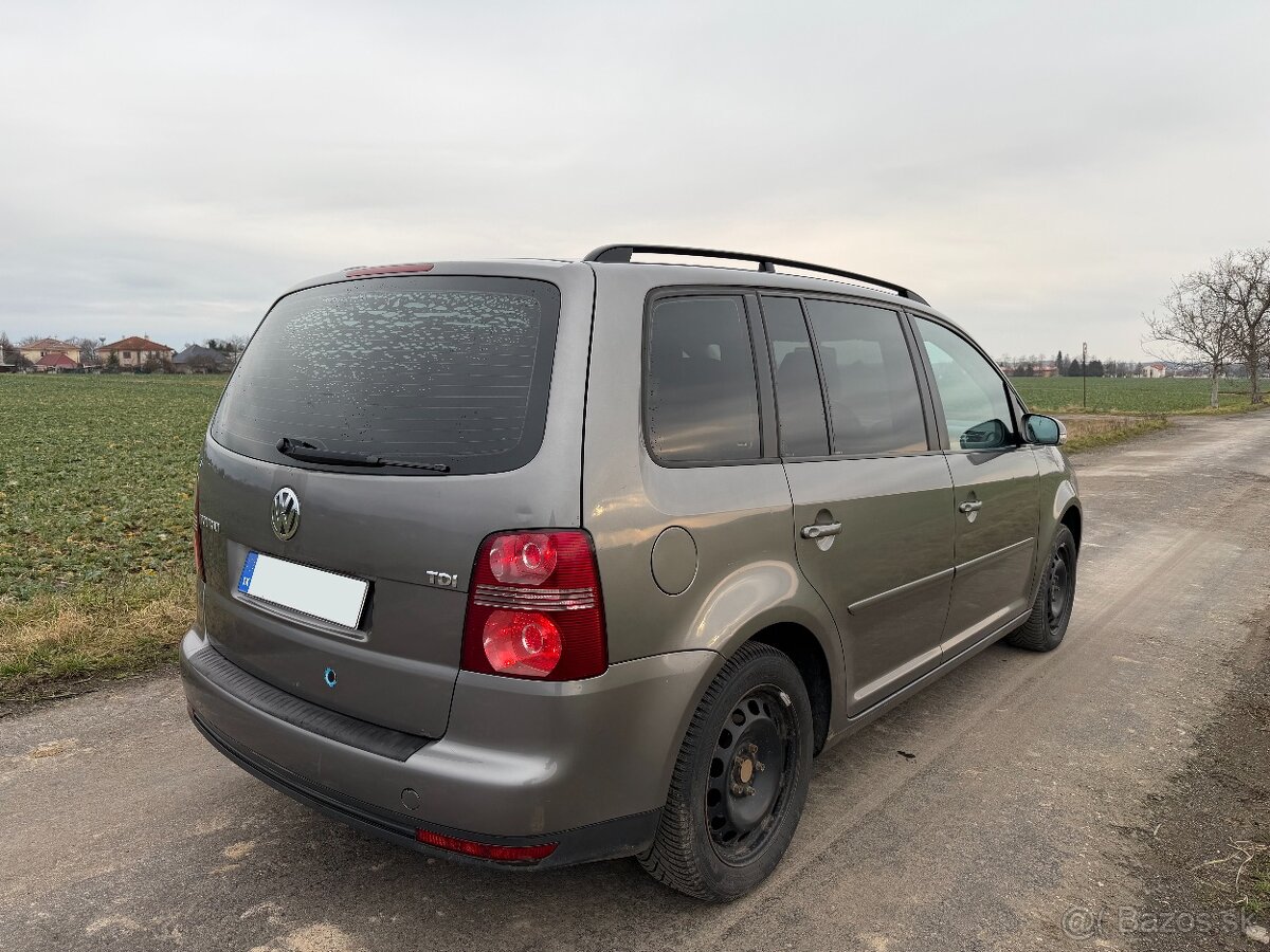 VW Touran 1.9TDI BLS DSG - 5
