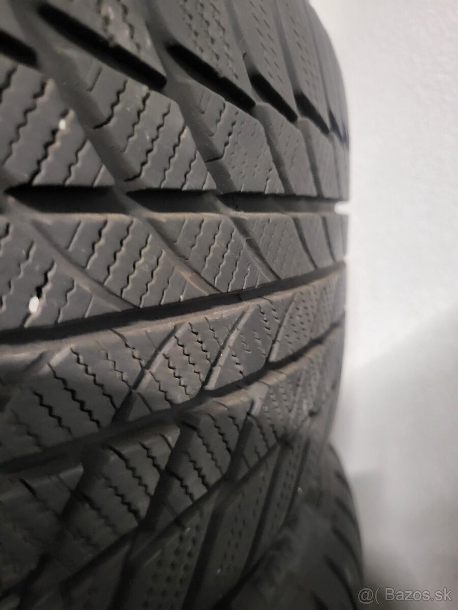 Mini R18 225/40 r18 Runflat - 5