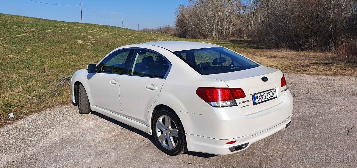 SUBARU LEGACY limuzína 2.5 benzin - 5