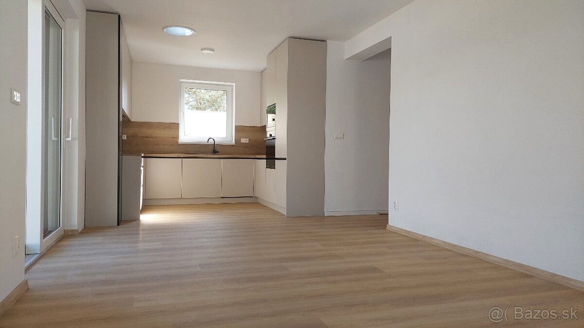 PREDAJ - NOVOSTAVBY - ZLATÉ MORAVCE - 5