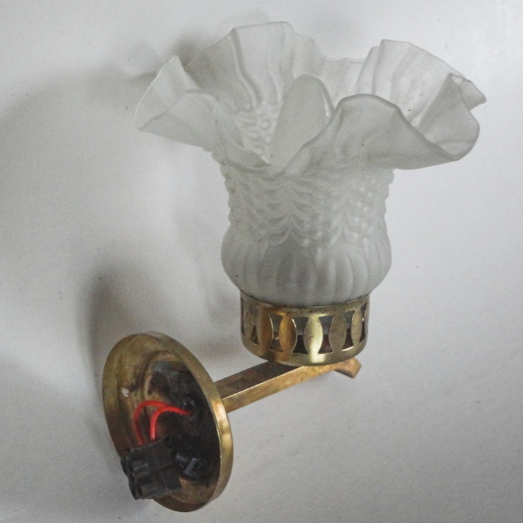 Nástenné svietidlo s tienidlom. - 5