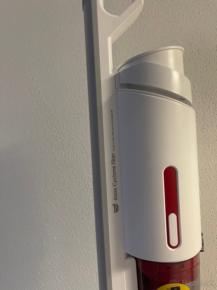 Ručný tycovy vysávač Illox - 5